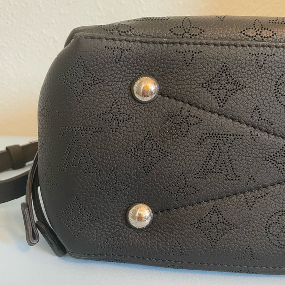 Louis Vuitton Black Bella Tote - Picture 10 of 15